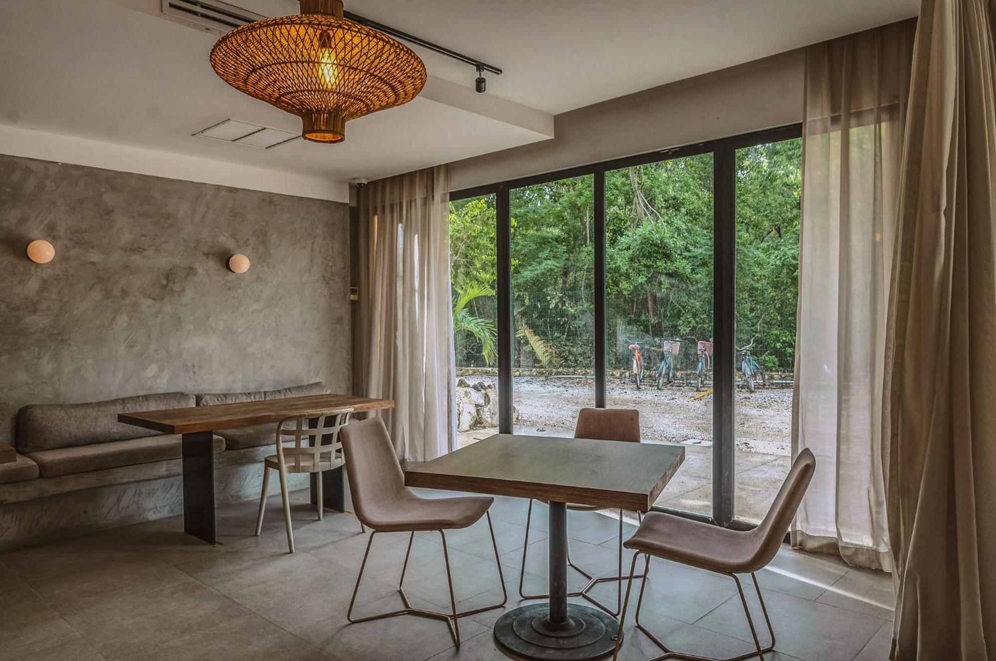 Stylish Ph With Private Pool-gym-superstore *